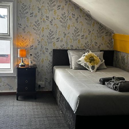 Kayumba Properties Ltd Лідс Екстер'єр фото